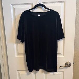 Old Navy Black Velvet Short Sleeve Tee